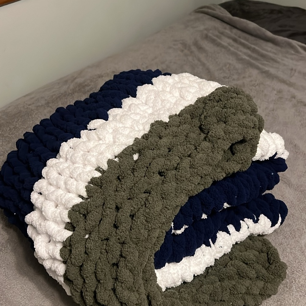 Hand made chunky knitted blanket